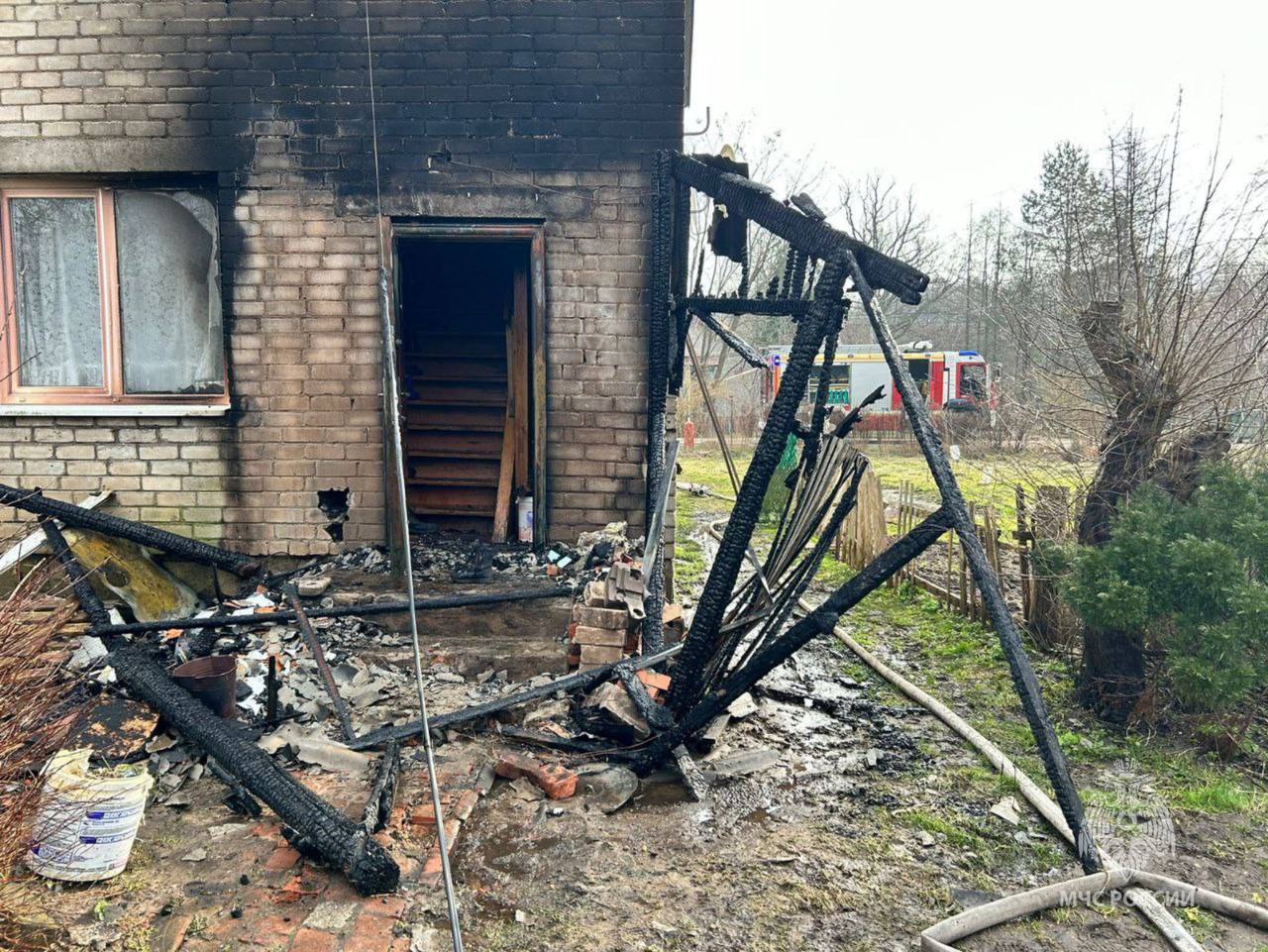 В Полесском районе загорелся частный дом – пожарные успели эвакуировать 6  человек | 15.03.2024 | Новости Калининграда - БезФормата