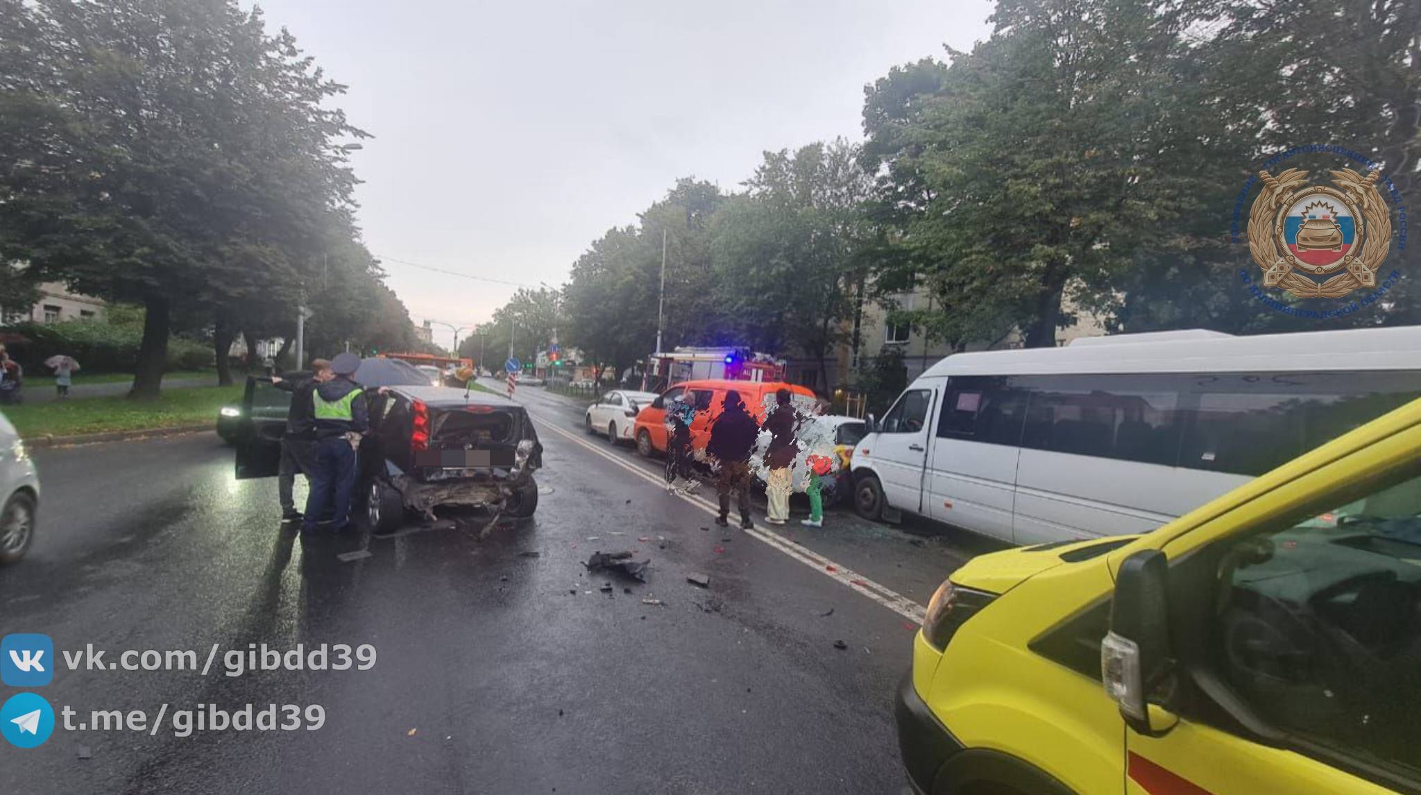 На улице Невского столкнулись сразу 6 автомобилей