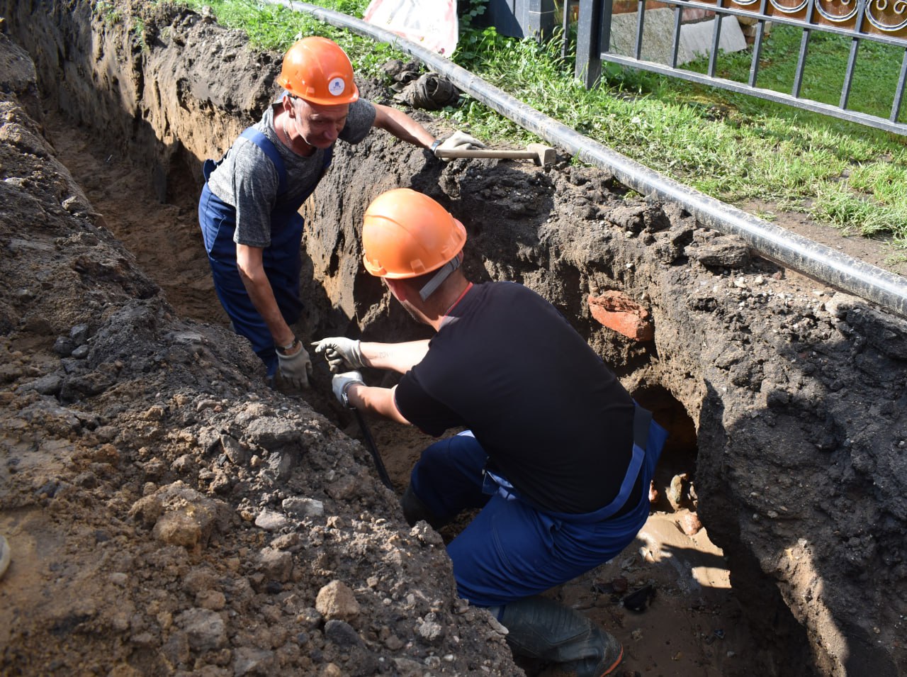 На улице Садовой в Мамоново меняют водопровод