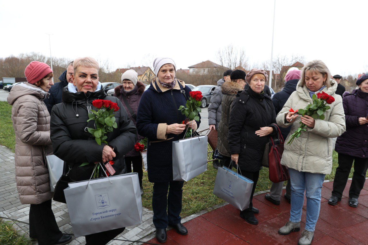 Калининградцам из аварийных домов вручили ключи от новых квартир |  20.12.2023 | Новости Калининграда - БезФормата