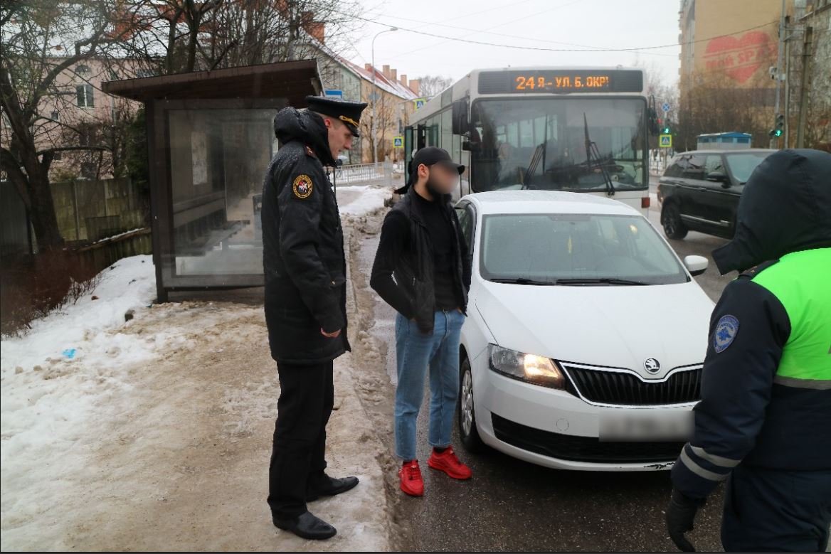 Каскад.тв - В Калининградской области поставили на воинский учет пятерых  мигрантов-таксистов с российским гражданством