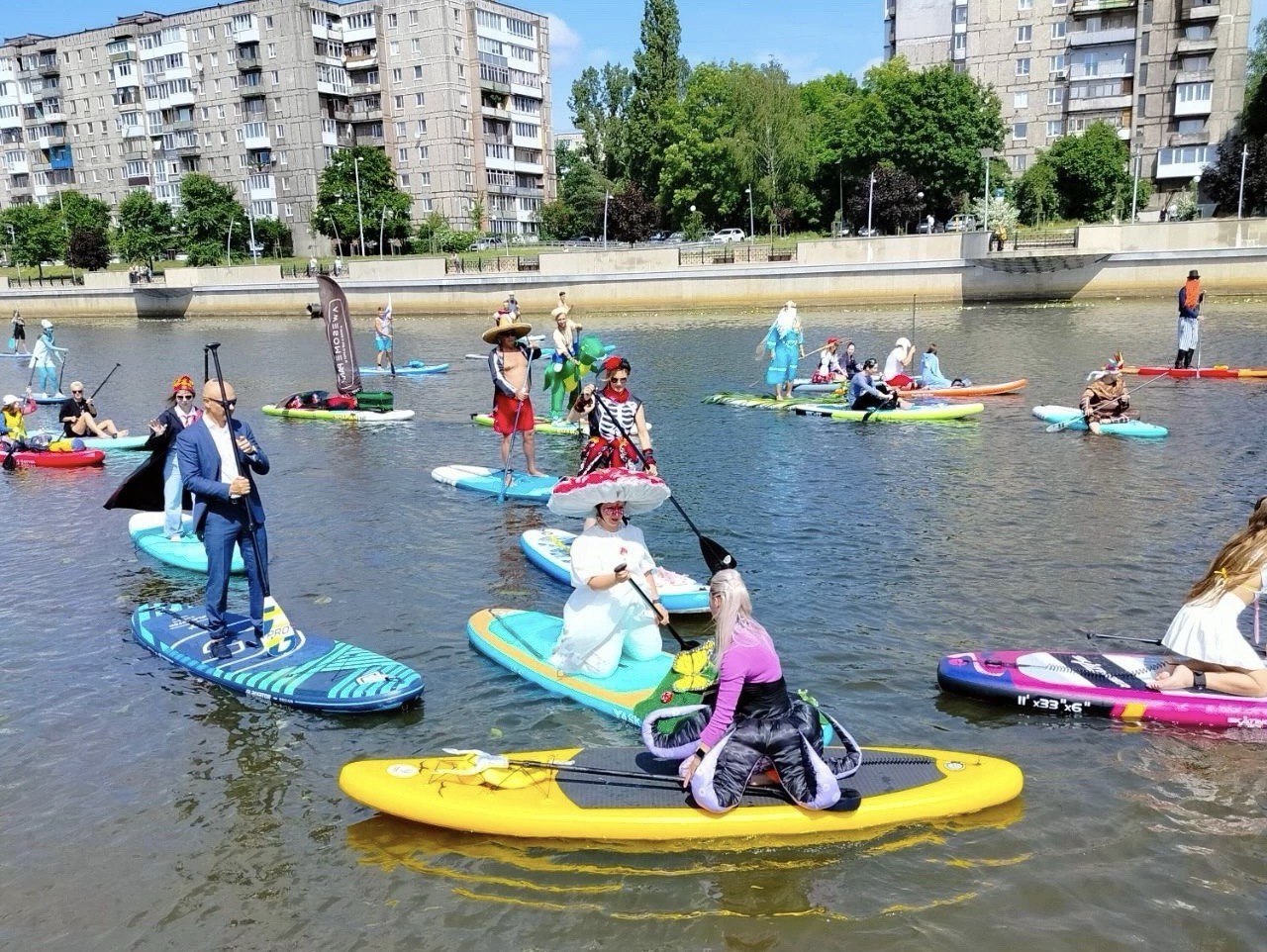 В Калининграде провели первый костюмированный SUP-фестиваль