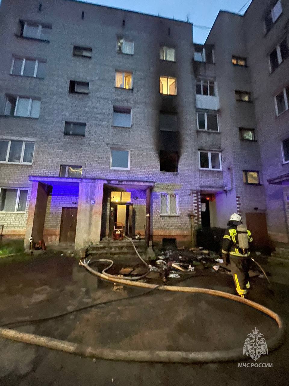 В Калининграде при пожаре в многоэтажке на Краснодонской спасены 6 человек