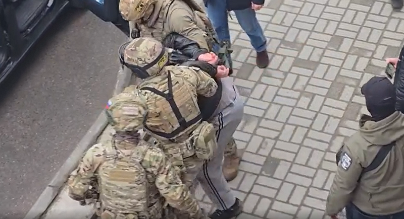 Снимал стратегические объекты в Гусеве: сотрудники ФСБ задержали подозреваемого в работе на Украину