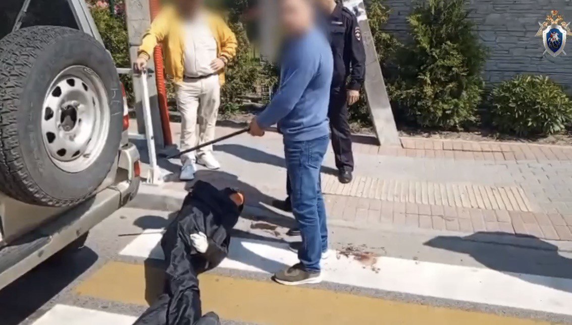 Бил металлической трубой по голове: жителя Гурьевского района обвиняют в убийстве