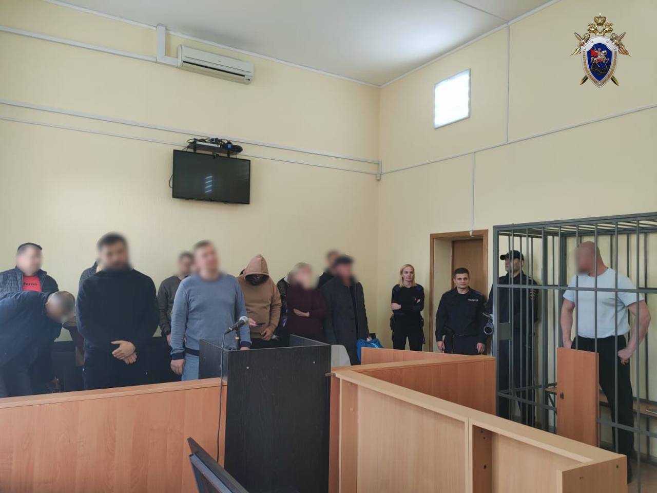 От 1 до 13 лет тюрьмы получили бывшие полицейские за превышение полномочий, хранение наркотиков и фальсификацию доказательств