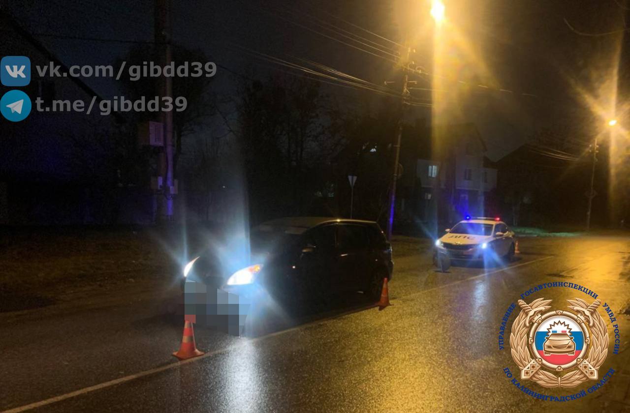 10-летний велосипедист врезался в машину и попал в больницу в Калининграде 10-летний велосипедист врезался в машину и попал в больницу в Калининграде