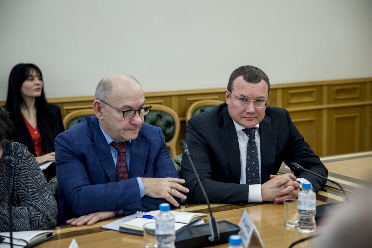 В правительстве Калининградской области представили «правую руку» Алексея Беспрозванных