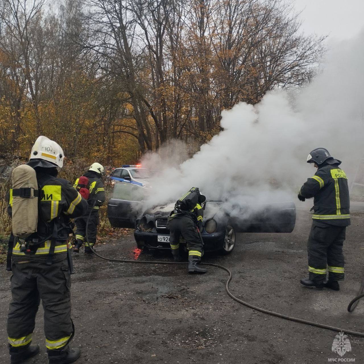 На Балтийском шоссе загорелся автомобиль