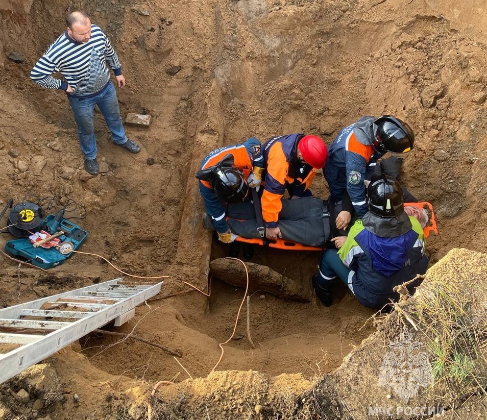 В Калининграде коммунальщик провалился в четырёхметровый котлован В Калининграде коммунальщик провалился в четырёхметровый котлован