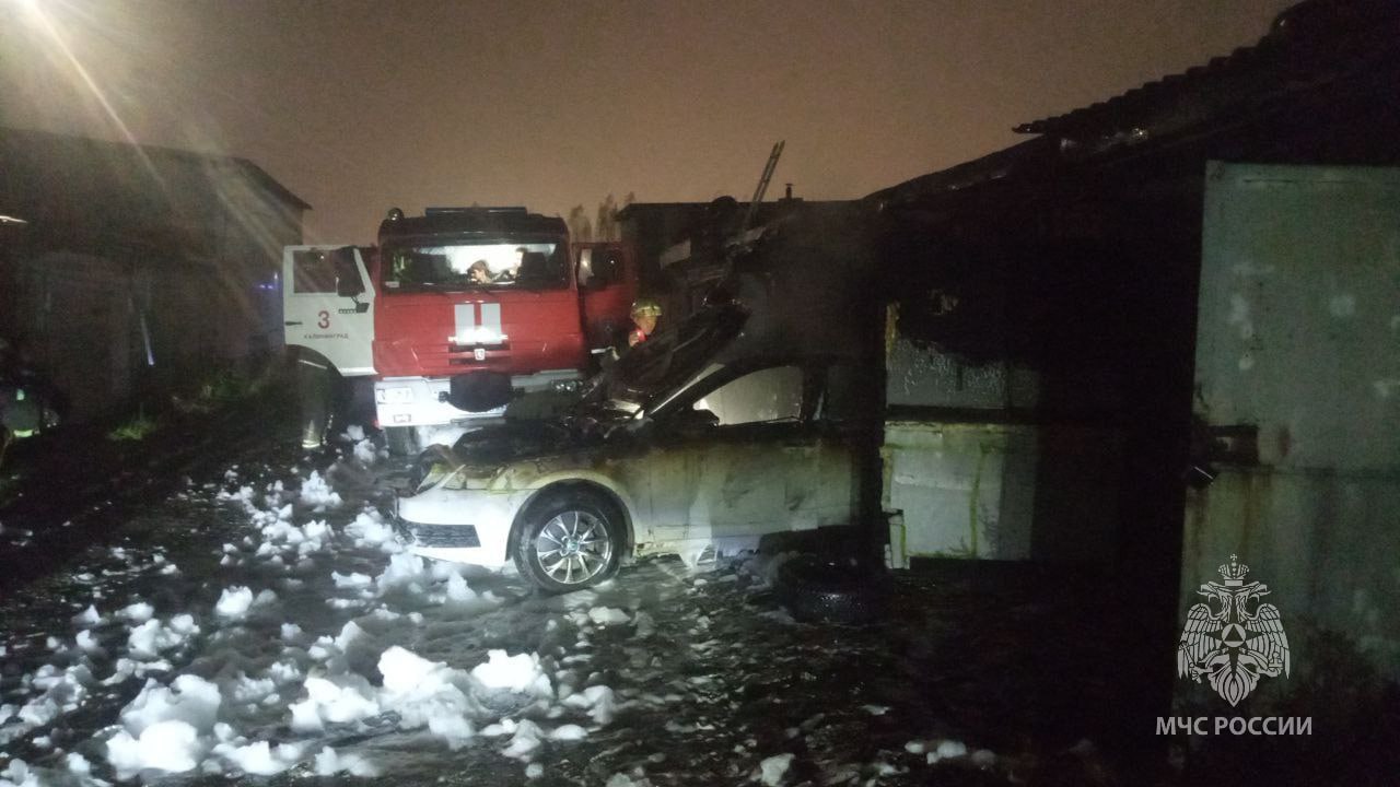 В гаражном обществе на улице Узловой в пожаре пострадал мужчина В гаражном обществе на улице Узловой в пожаре пострадал мужчина