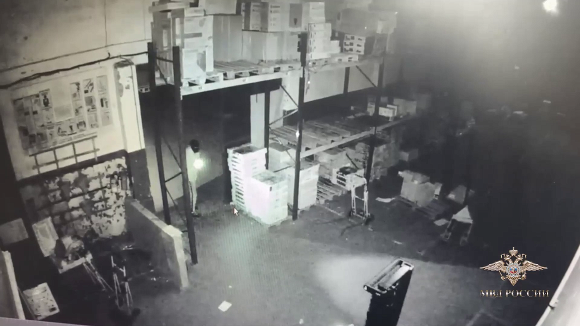 Полицейские задержали поджигателей склада техники на улице Полтавской