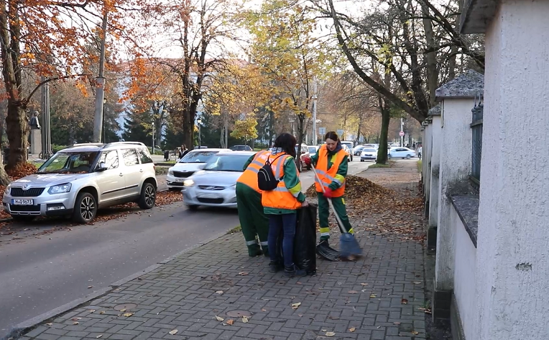 В Калининграде заключённых задействовали в уборке улиц В Калининграде заключённых задействовали в уборке улиц