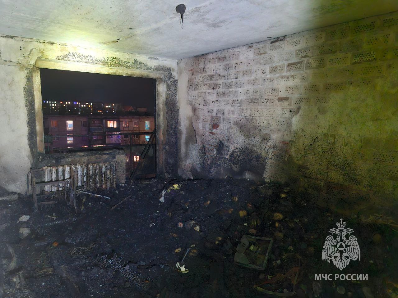 Спасли шесть человек: на улице Победы в многоэтажке горела квартира