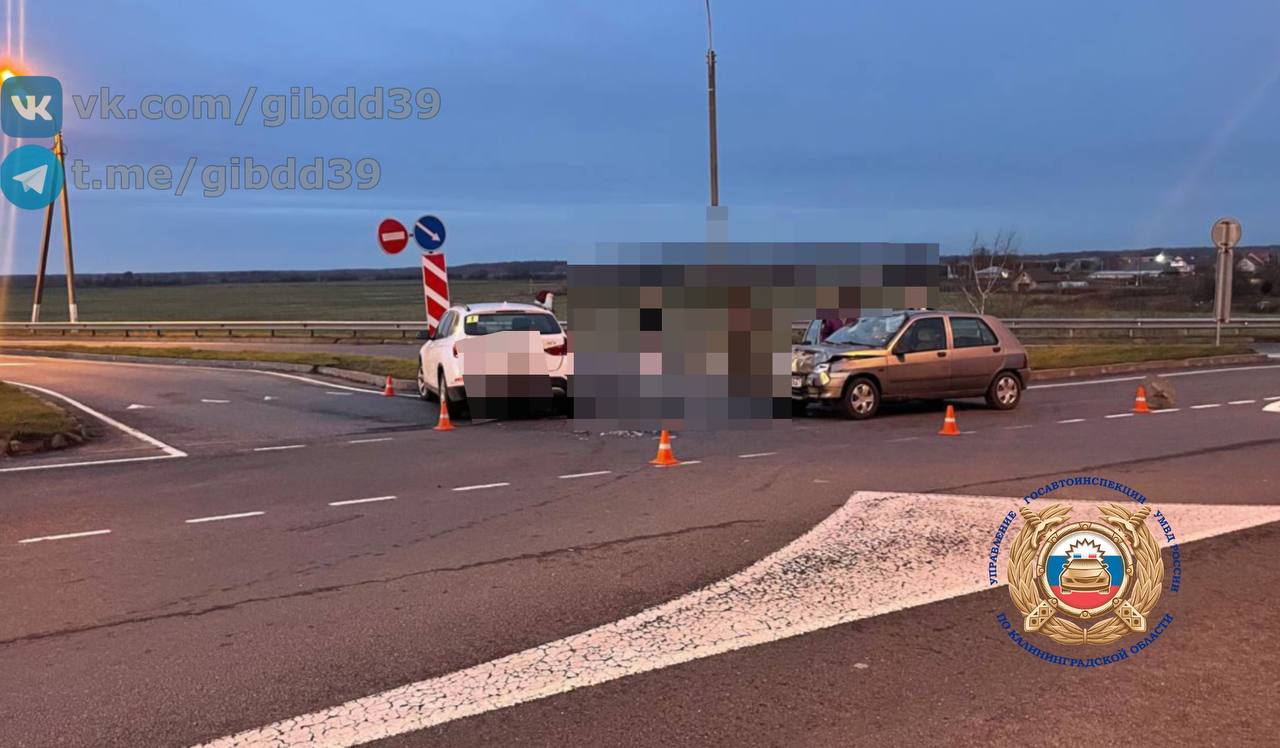 Водитель «БМВ» поворачивая налево устроил аварию на дороге «Полесск-Гвардейск» Водитель «БМВ» поворачивая налево устроил аварию на дороге «Полесск-Гвардейск»