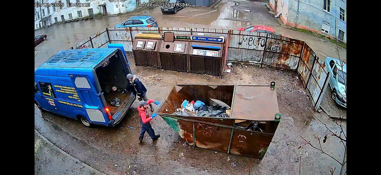 Незаконный сброс мусора на Невского, 48 взяли под контроль: нарушителей ищут по номерам машин