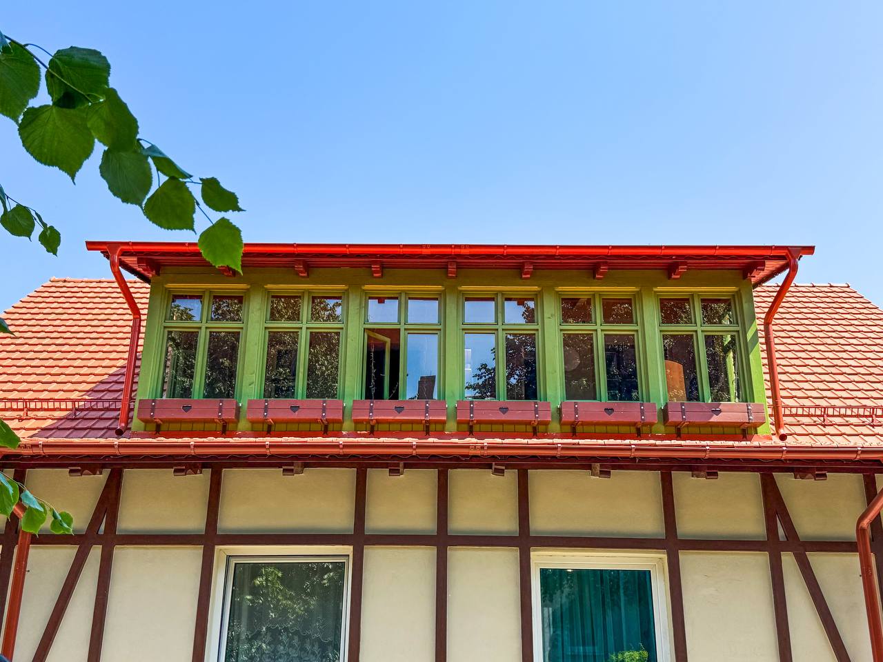 ФКР: в Калининградской области завершили ремонт крыш в 94 домах