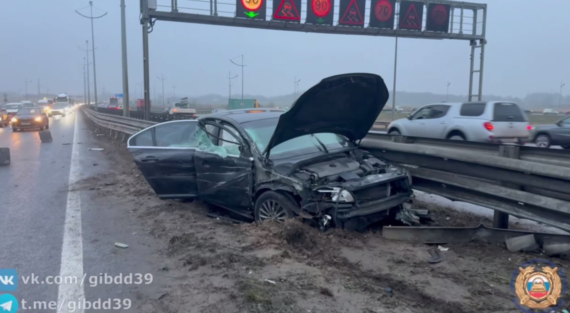 На Северном обходе Калининграда из-за взрыва колеса произошло ДТП На Северном обходе Калининграда из-за взрыва колеса произошло ДТП