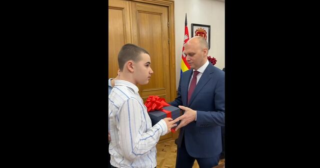 Беспрозванных исполнил мечты детей из Херсонской области и Калининграда