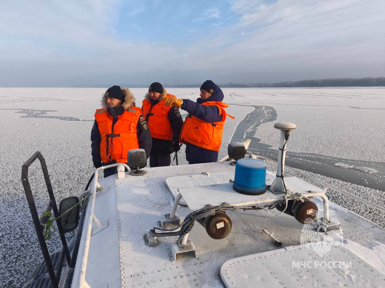 Сотрудники МЧС опубликовали данные по ледовой обстановке на водоёмах Калининградской области