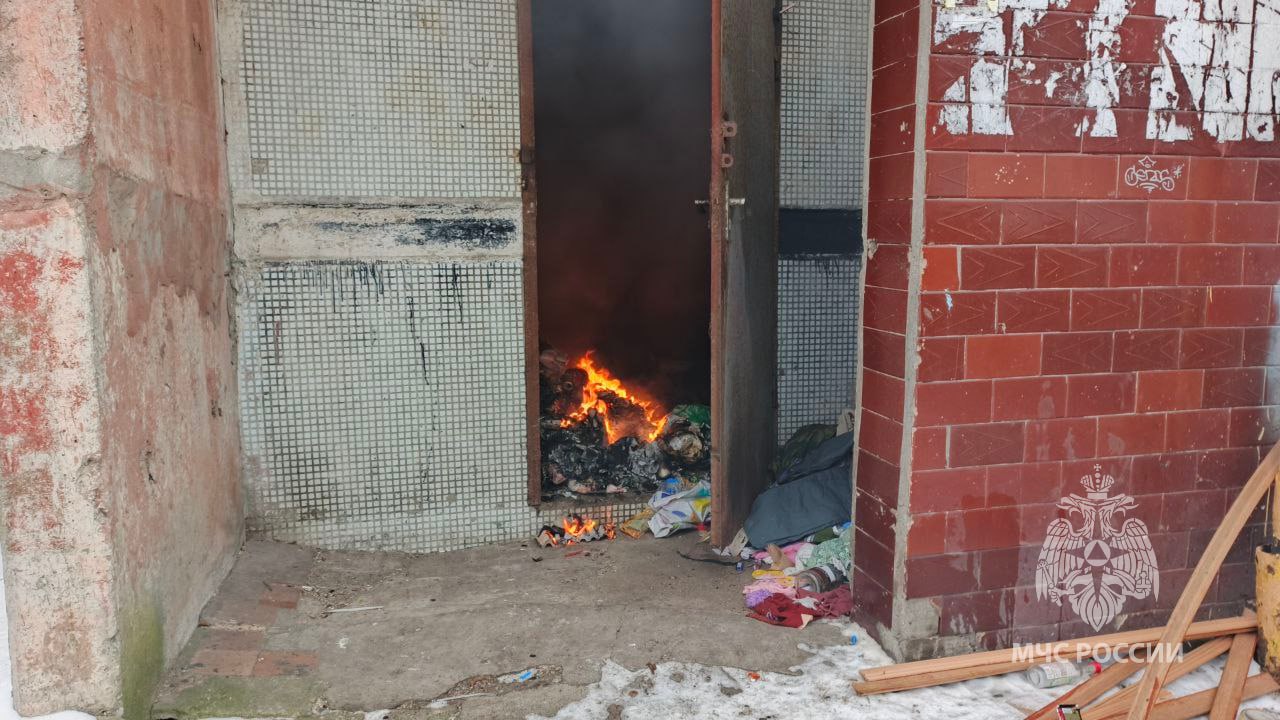 В Балтийске ребёнок отравился угарным газом из-за пожара в мусоропроводе В Балтийске ребёнок отравился угарным газом из-за пожара в мусоропроводе