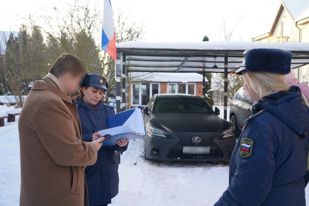 Калининградские приставы арестовали «Лексус» одного из жителей за миллионные долги по налогам