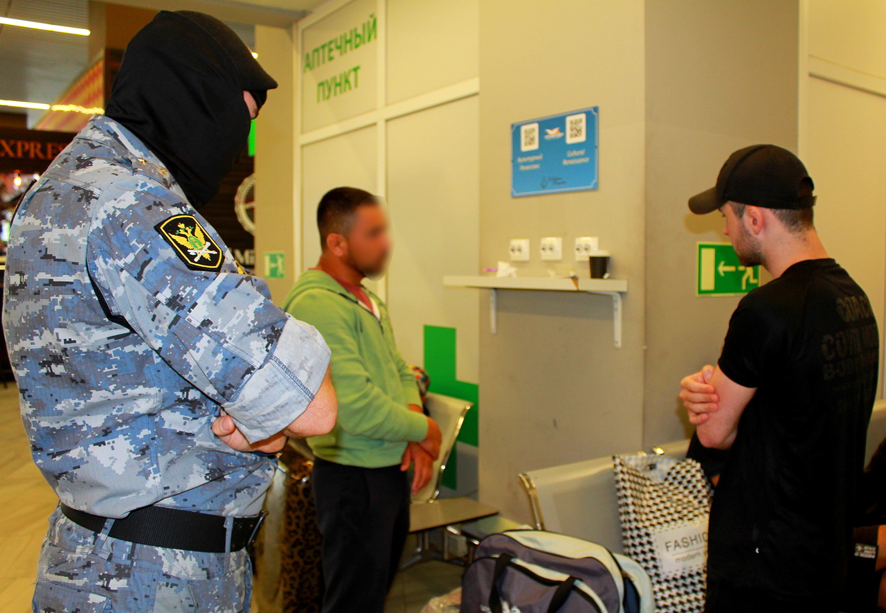 Из Калининградской области выдворили семерых иностранных граждан Из Калининградской области выдворили семерых иностранных граждан