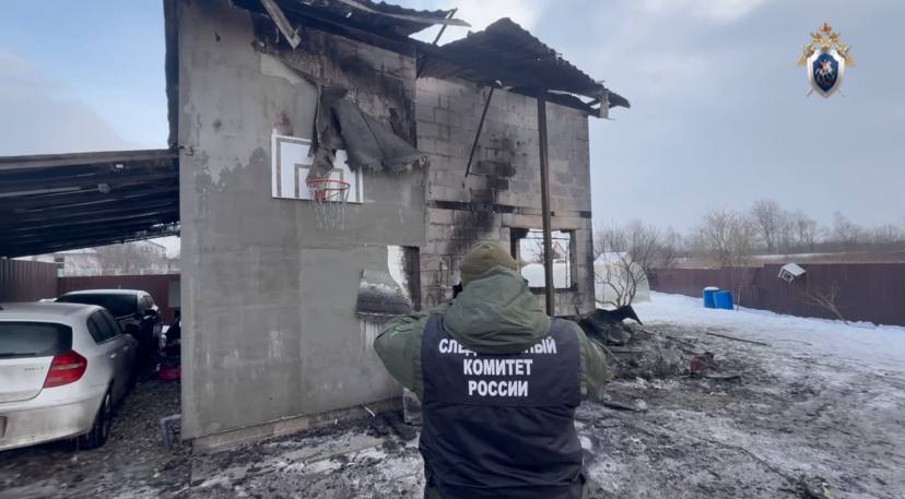 В Гурьевском районе при пожаре погибли женщина и ребёнок, возбуждено уголовное дело