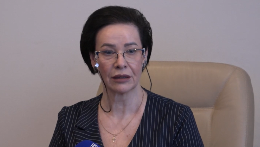 Елена Дятлова рассказала, кто отвечает за сосульки на крышах