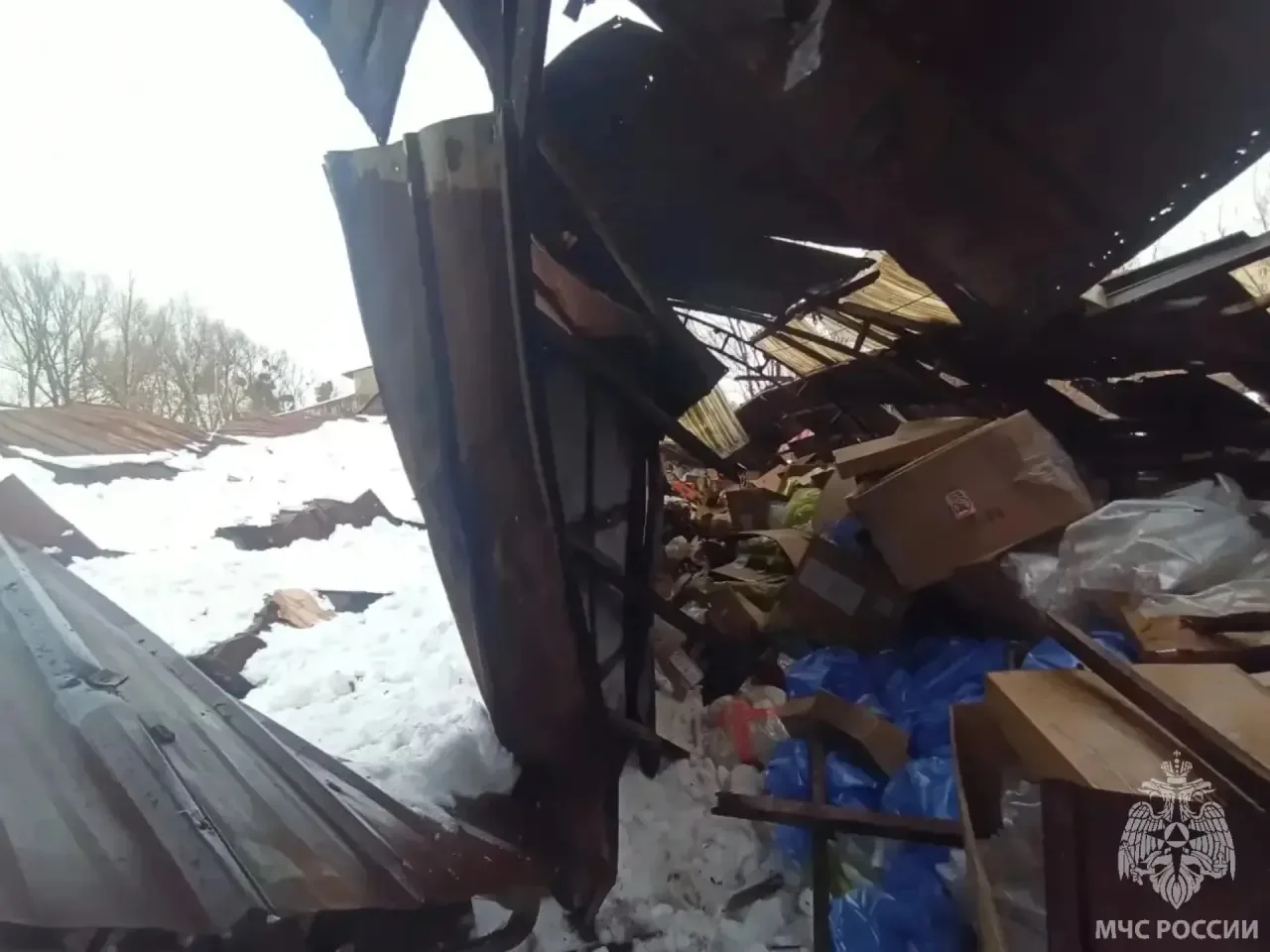 В Калининграде обрушилась крыша склада на улице Дзержинского