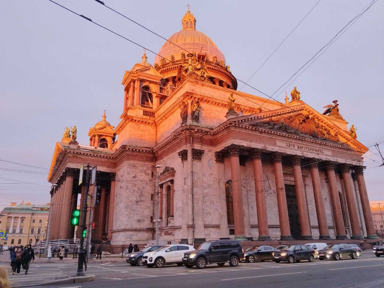 Обычные авиабилеты в Москву и Санкт-Петербург стали дешевле субсидированных