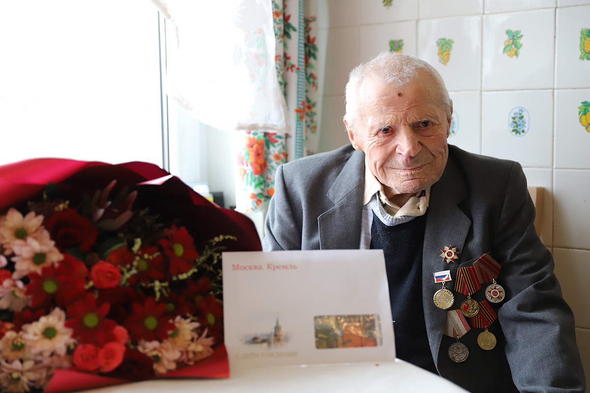В Советске поздравили ветерана Великой Отечественной войны со 101-летием