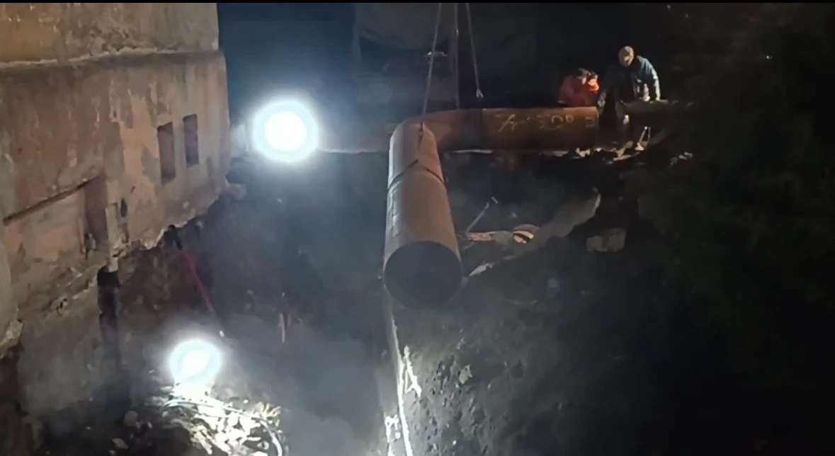 «Калининградтеплосети» заменили 7,5 метров труб после коммунальной аварии на улице Вагнера