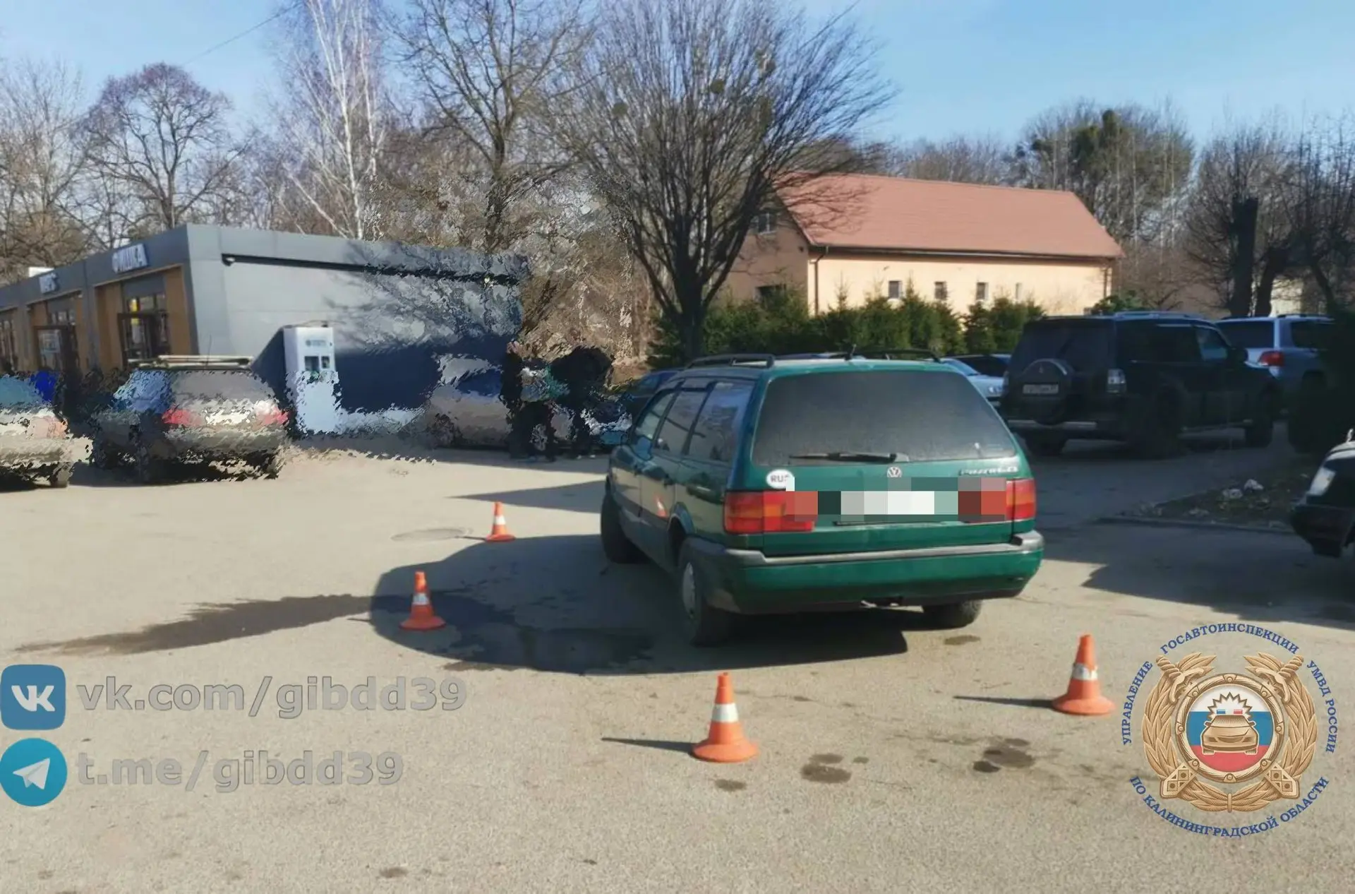 В Черняховске водитель автомобиля сдавал назад и сбил 80-летнюю женщину