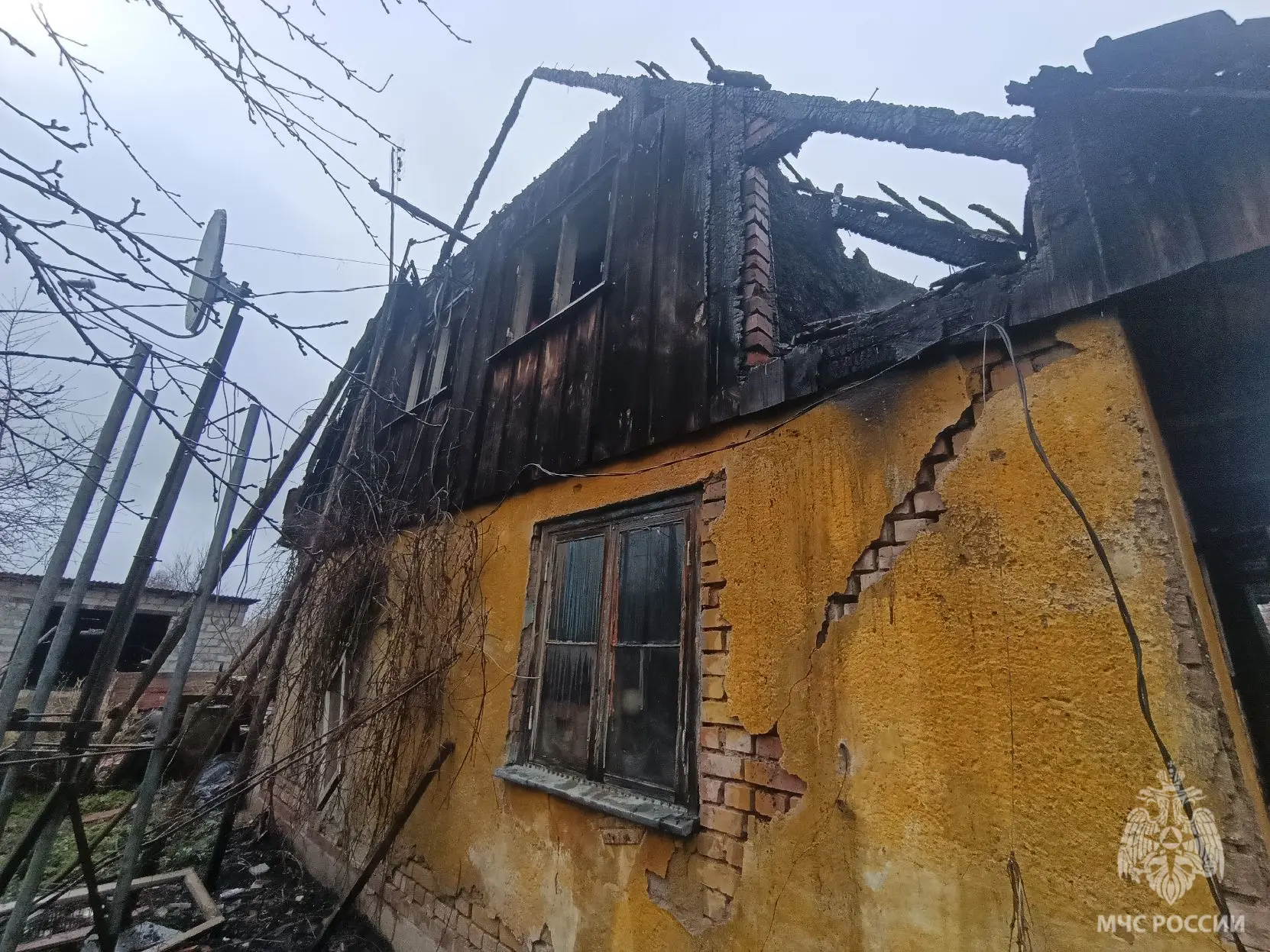 В посёлке Дубрава потушили пожар в частном доме