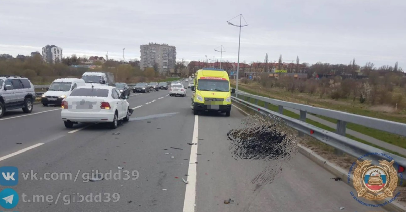 Водитель скутера погиб в ДТП под Пионерским