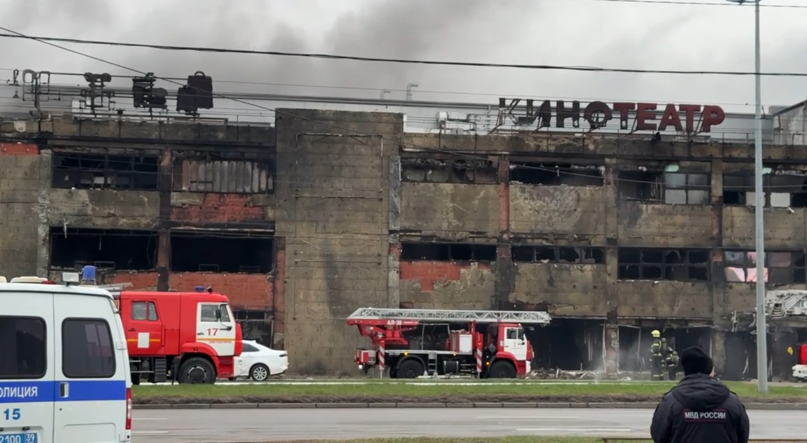 Одна из версий — ремонтные работы: Алексей Беспрозванных назвал возможную причину пожара в торговом центре