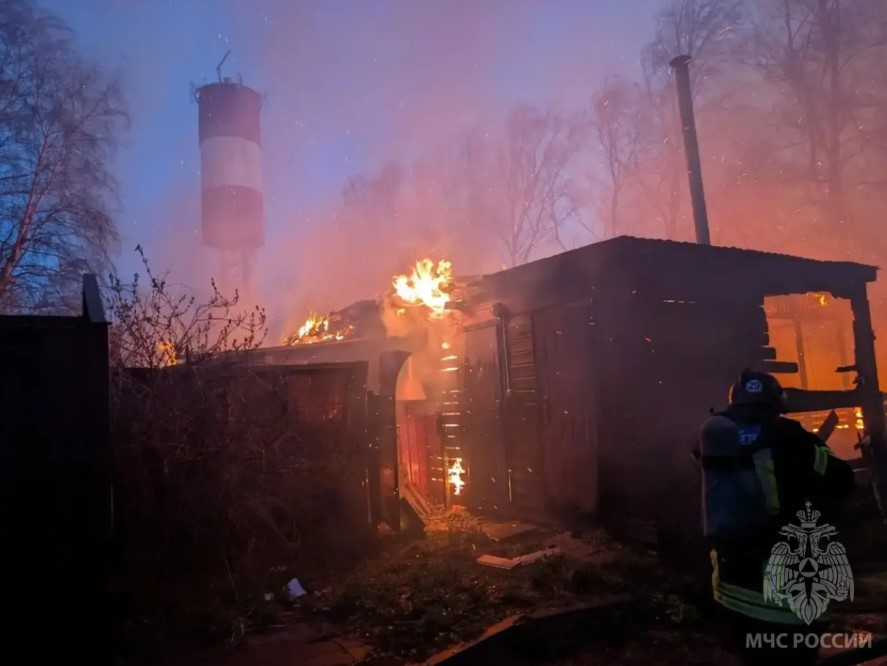 Ночью спасатели потушили пожар в кафе под Зеленоградском