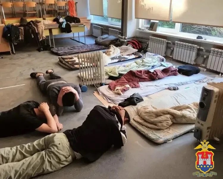 12 мигрантов жили в школе Балтийска во время ремонта