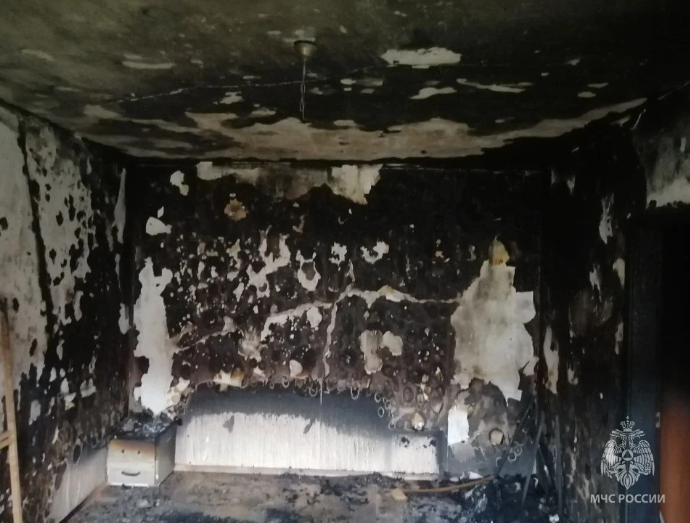 Сотрудники МЧС спасли 4-х человек из горящей многоэтажки на улице Громовой