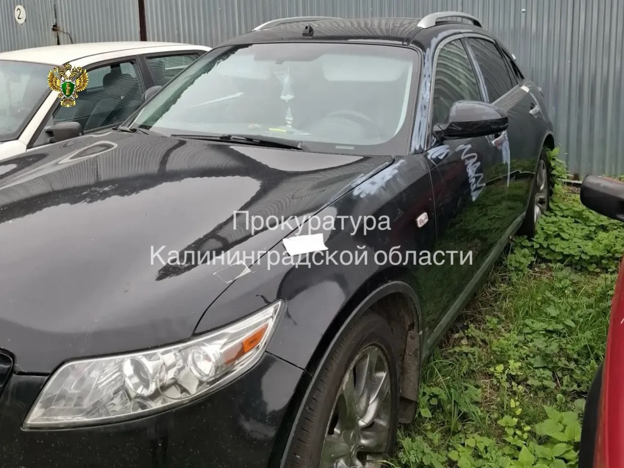 У жителя Советска конфисковали автомобиль за кражу муниципального имущества с пляжа