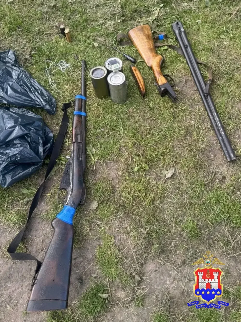В Правдинском районе у мужчины изъяли винтовку Мосина, ружьё и более 650 граммов пороха