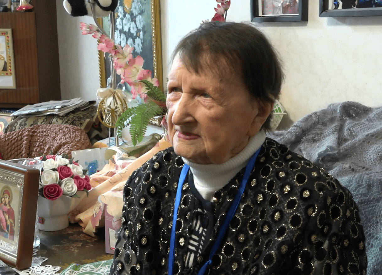 Ветеран Великой Отечественной войны Нина Демешева отмечает свой 103-й день рождения