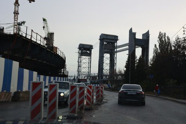 В Калининграде у двухъярусного моста вводят одностороннее движение В Калининграде у двухъярусного моста вводят одностороннее движение