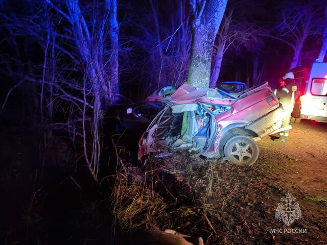 Под Озёрском в аварии погибли два человека Под Озёрском в аварии погибли два человека