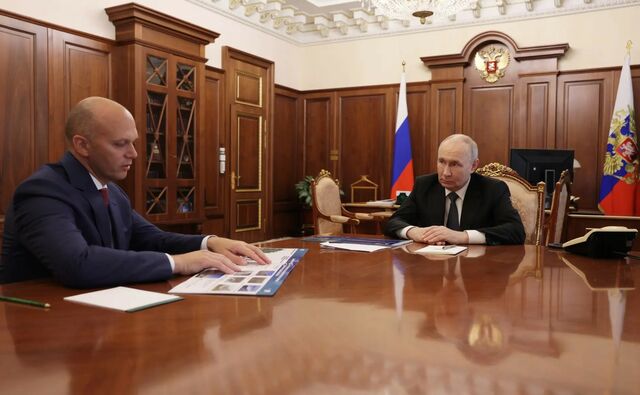 Путин поддержал инициативу губернатора об увеличении поставок топлива в регион