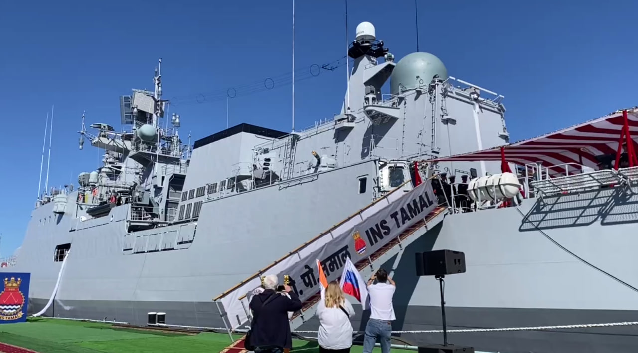 Военно-морские силы Индии получили новый боевой фрегат, построенный в Калининграде