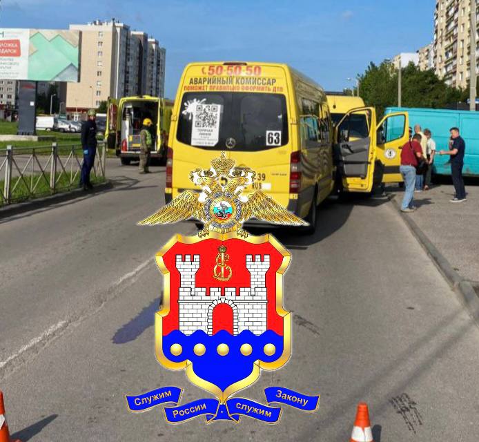 В Калининграде столкнулись две маршрутки, пострадали 7 человек