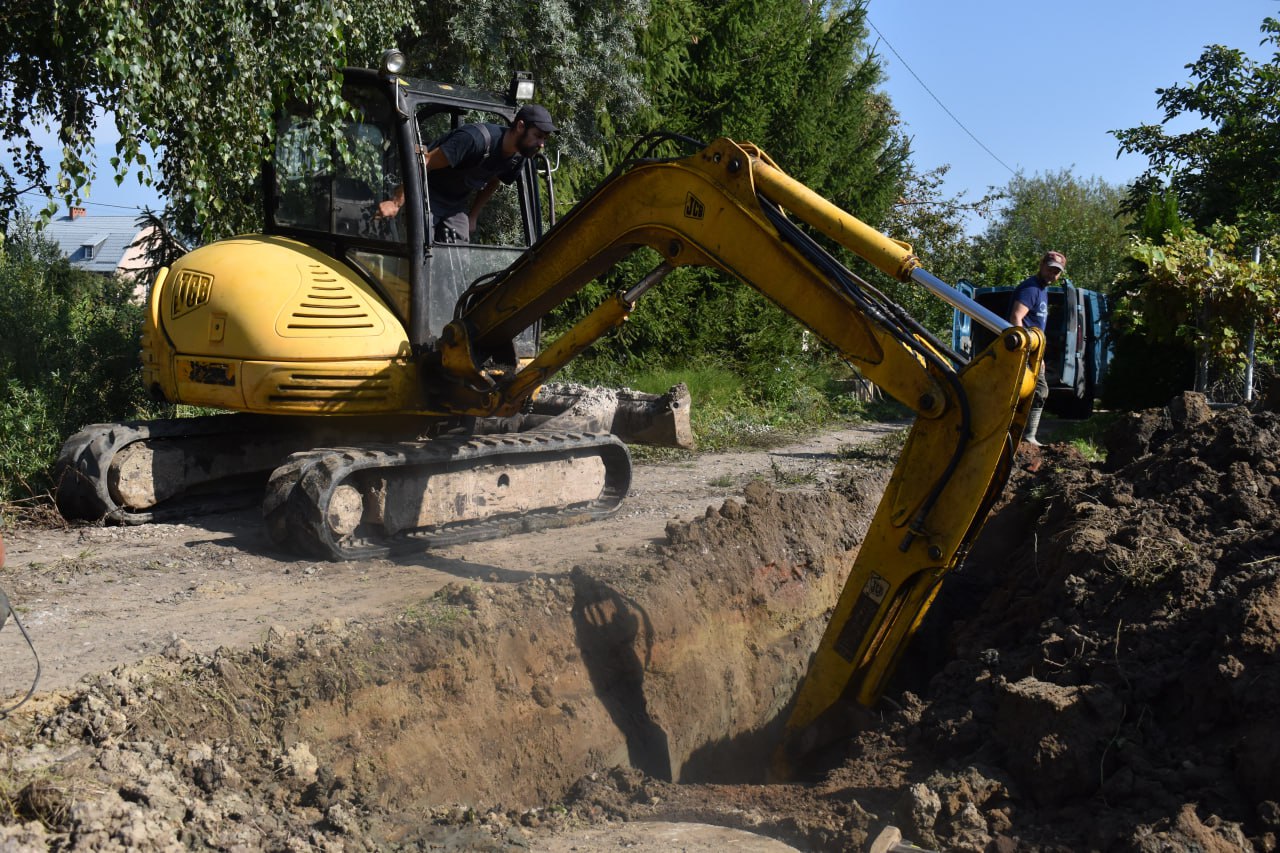 В посёлке Ушаково заменили 200 метров старого трубопровода