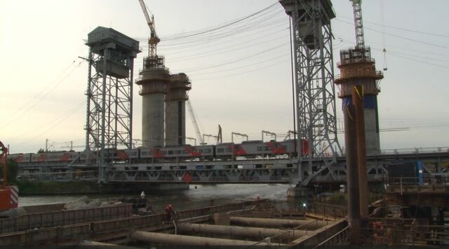 В Калининграде закончен первый этап дублёров двухъярусного моста